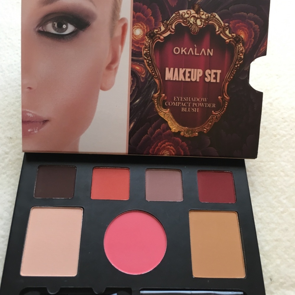 Makeup set - Picture 3 of 4